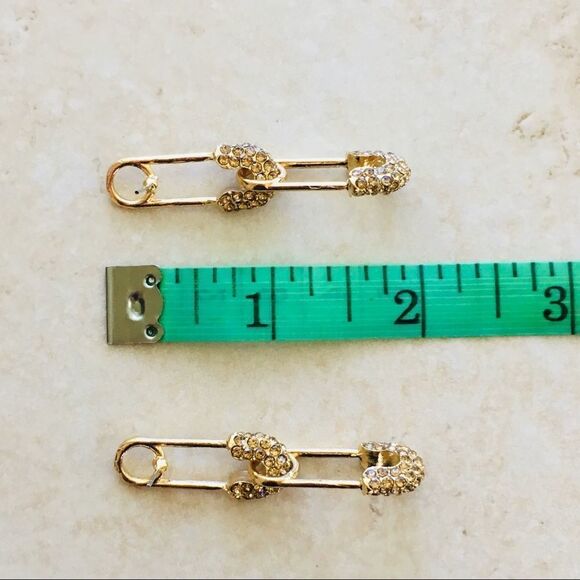 Double Safety Pin Gold Tone Crystal Rhinestone Earrings NWT - Picture 6 of 6